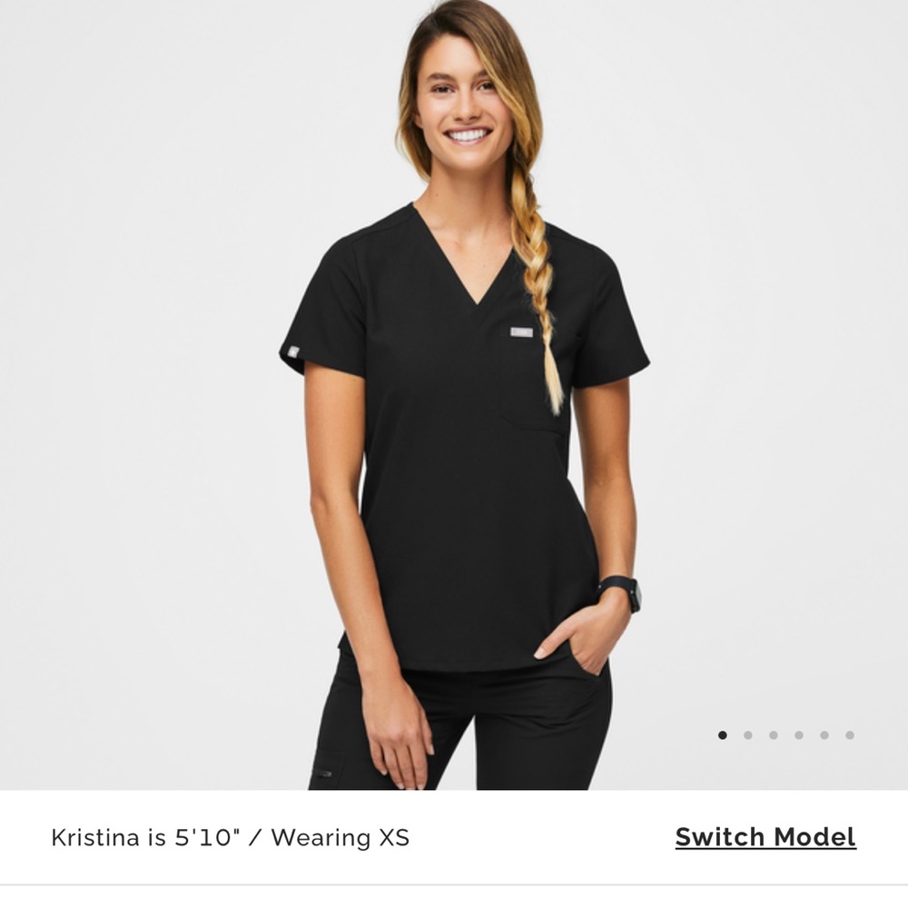 FIGS black scrubs size small